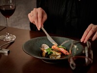 【個室確約/飲み放題付接待会食コース】前菜からデザートまでWメインのフルコース＋乾杯酒付