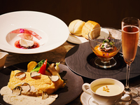 [Prix Fixe x Gorgeous] Choice of appetizer, main course, and dessert, with a complimentary glass of sparkling wine.