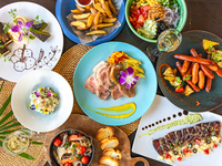 オフィシャルWeb限定最安値【Resort Signature Share Dining】Wメインの豪華全10品+90分飲み放題(2時間制)