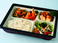 青椒肉絲＆大海老のチリソース弁当