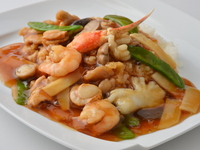 Mixed vegetable rice with thickened sauce