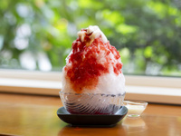 Shaved ice [Condensed milk strawberry]
