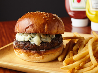 【Sapi Wagyu Hitam Halal】 Burger Keju Blueberry
