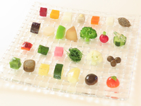 An endless array of She-Tomo’s specialty dishes – a 5-course dinner with 2 hours of unlimited drinks