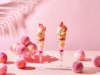 「大人のご褒美パフェ」涼しげな透明感　みずみずしい桃を贅沢に～Peach～