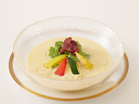 ゴールドラッシュ使用カレーと夏野菜冷麺