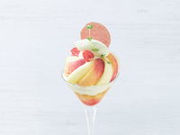 《7/10～》＊平日【季節限定】桃パフェ