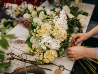 [August 6] Atelier HANA-GOYOMI | Fresh Flower Arrangement and Lunch Package