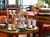 【Window seat guaranteed】 Peach & Muscat Afternoon Tea