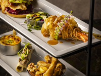 High Tea Set / Savories and 30 free-flowing drinks, including sparkling wine  