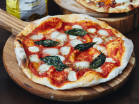 【Obon Kids’ Program】 Parents accompanying children making pizza – Lunch buffet