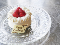 新【WEB限定】記念日、お祝いに、ケーキ付き人気の全4品プリフィックスランチ（前菜2品・メイン・デザート）　通常9200円→8800円 　ケーキのお持ち帰りはできません