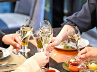 [September, October, November] Choose your main dish + Buffet; one alcoholic drink included (unlimited time)