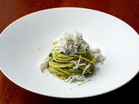 【LATE LUNCH｜平日14時以降予約限定】お好きなドリンク1杯 +クイックに仕立てる特別コース 全4品＜14:00以降限定＞