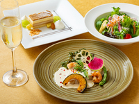 【乾杯スパークリングワイン付き】ホリデープリフィクスランチ［ランチコース・全3品］（9/1～）