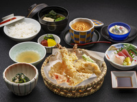 天婦羅定食（附迷你散壽司）