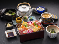 Chirashi sushi set (with mini tempura assortment)