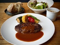 SET A – House-Ground Wagyu Hamburger Steak 180g