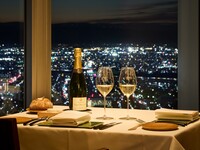 <Dinner Course > 10 dishes + mignardises + full course after dinner beverage, including a glass of champagne