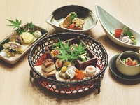 【Limited-seating dinner course】Assorted appetizers + three main dishes – a total of 4 courses