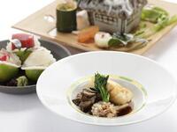 【ディナー フリーフロー付き】「縁～ゆくり～」「日本料理 縁」の魅力を堪能する旬の味覚を味わうシグネチャー会席　全9品＋2時間フリーフロー