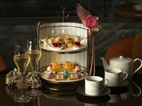 Marie Antoinette Style Collaboration Night Afternoon Tea + Unlimited Stay Time <Light>（Reserved for Groups of 5–10 Adults）