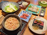 Weekday-exclusive [Sea Bream Shabu-Lunch]: ‘Golden Broth Sea Bream Shabu Hot Pot’, ‘Wagyu beef sushi & carefully selected domestic beef stone-grilled steak’, ‘Red snow crab rice casserole served as a hitsumabushi’. Special weekday price: 2,480 yen.