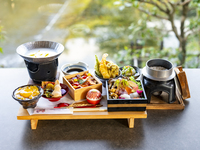 Assorted Five Kyoto Donburi Set ~Eel Shabu-Shabu and Seasonal Vegetables in Momiji Nabe~ (Autumn Ver./Sept 1, 2026 onwards)