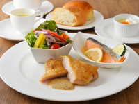<New>北海道産チキンのロースト+サーモンソテーのセット