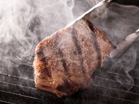 “17点后入场限定”秋季熟成但马牛瘦肉与霜降肉对比品尝套餐
