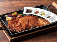 August onwards: Weekend and holiday dinner buffet with all-you-can-eat domestic beef / Includes locally sourced ingredients and freshly fried tempura.