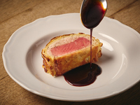 [DINNER] Dinner Course featuring grilled beef wrapped in pie (reservations only)