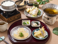 Weekdays) “Freshly cooked silver rice rice pot dish and sea bream sesame tea porridge” – “Sea Bream Sesame Tea Porridge Lunch” 3,390 yen ⇒ 2,590 yen