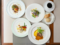ランチコース　プレジール　選べる前菜/スープ＆魚料理と牛フィレ肉　全4品+選べる乾杯１ドリンク