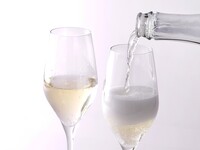 CHAMPAGNE by the GLASS
