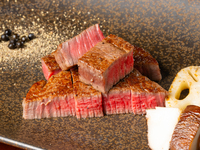 【Genesis】Per un periodo limitato, menù di prova con 7 portate per assaggiare il teppanyaki Yamato. Include una bevanda per il brindisi.