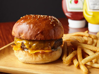 【Omi Beef】　Mozzarella Cheese Burger