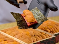 Private room guaranteed! [Special Uni Feast Course] A special course that uni and grilled meat lovers will adore.