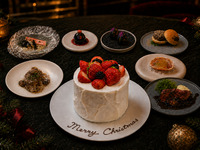 【Christmas Dinner】The Premium Christmas ｜オーシャンビュー確約 & メインにはオマール海老・デザートはホールケーキを贅沢に堪能 プレミアムコース全7品