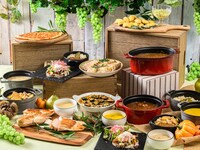 <ランチ>【秋のグルメウイーク AUTUMN SPECIAL9月～10月】ワイン&生ビール飲み放題付・秋の味覚～ぶどうの⼥王“シャインマスカットのスイーツビュッフェ”～ 9300円→6800円