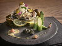 【Patina Dining Days】Choose one drink + a 9-course meal crafted to delight all five senses, featuring live black abalone and Wagyu beef – Shi Un (Exclusive discount of 15% for guests arriving between 5:30 PM and 6:00 PM)