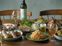 Dinner: 2 hours of all-you-can-drink included! The best of both worlds full course with 10 dishes