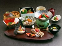 9/1~【土日祝日ランチ・ディナー】乾杯用スパークリングワイン付プラン 旬会席
