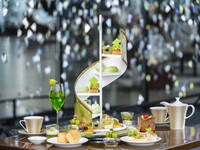 [Sat-Sun/Holidays & Online 18% OFF] “Shine Muscat & Vanilla” Afternoon Tea with a Welcome Cocktail