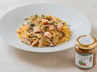 Spaghetti Carbonara-style with salmon, mushrooms, and kagura-nanban miso