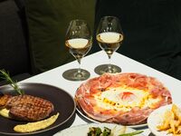 【单点及畅饮】包含气泡酒在内的无限畅饮套餐！请点您喜爱的菜肴。