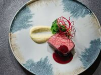 【Xmas 2026】 Christmas lunch course featuring 7 exquisite dishes made with carefully selected ingredients such as Wagyu marbled beef, abalone, and seasonal fresh fish.