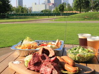 10月19日～土日祝★オプションでお子様プランご注文可★【屋外BBQ】クラフトビール含む飲放付 US産アンガスビーフ＆鶏もも肉＆スペアリブ＆極太ソーセージにこだわりの熟成麺焼きそば スタンダードBBQプラン