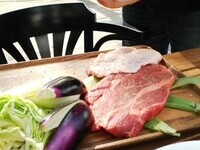 10月19日～土日祝★オプションでお子様プランご注文可★【屋外BBQ】クラフトビール含む飲放付 US産アンガスビーフ＆鶏もも肉＆スペアリブ＆極太ソーセージ＆海老帆立の海鮮付きSURF & TURF BBQプラン