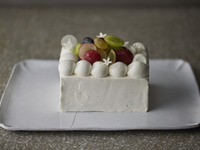 【〜11/8】ぶどうづくしのショートケーキ 四角型 8名様分【 ¥8,200円(税別) 】